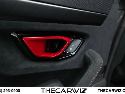 Used 2023 Lamborghini Urus Performante AWD/4WD image 85