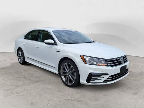 Used 2017 Volkswagen Passat 1.8T R-Line FWD image 3