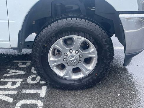 Used 2024 RAM 2500 Big Horn AWD/4WD image 30