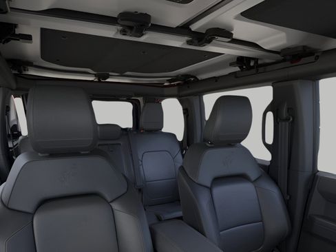 New 2025 Ford Bronco Badlands image 12