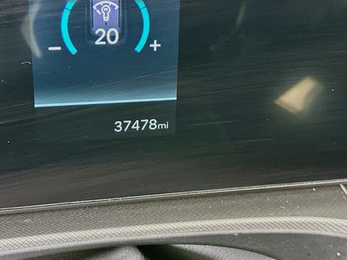 Used 2025 Hyundai Santa Fe SEL image 19