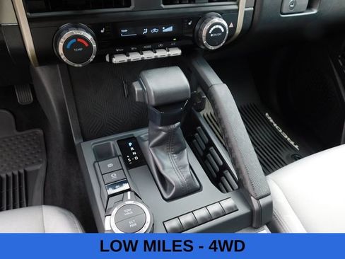 Used 2024 Toyota Tacoma SR5 AWD/4WD image 17