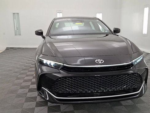 Used 2024 Toyota Crown Platinum image 7