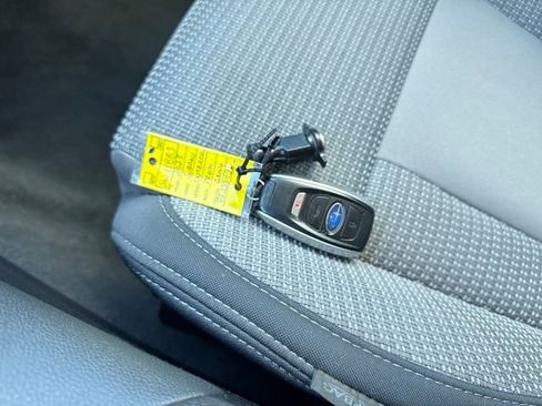 Used 2023 Subaru Outback Premium image 37