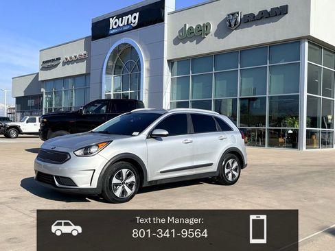 Used 2019 Kia Niro LX image 1