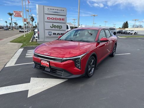 Used 2025 Kia K4 LXS image 9