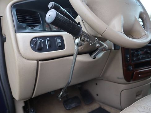 Used 2002 Ford Windstar SEL FWD image 34