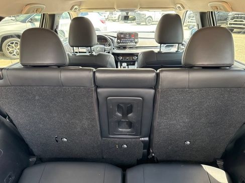 Used 2024 Mitsubishi Outlander SE FWD image 17