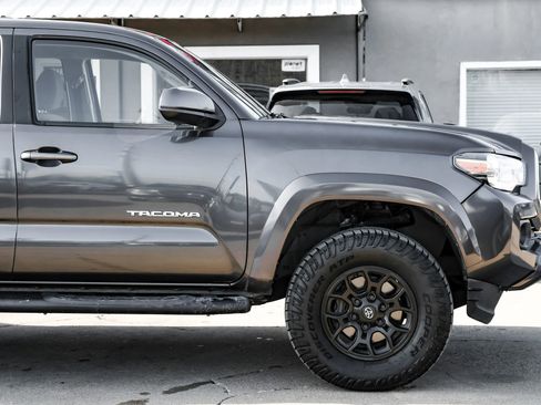 Used 2020 Toyota Tacoma SR5 image 13