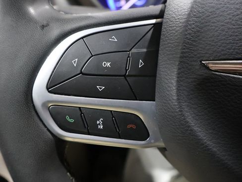 Used 2023 Chrysler Voyager LX image 30