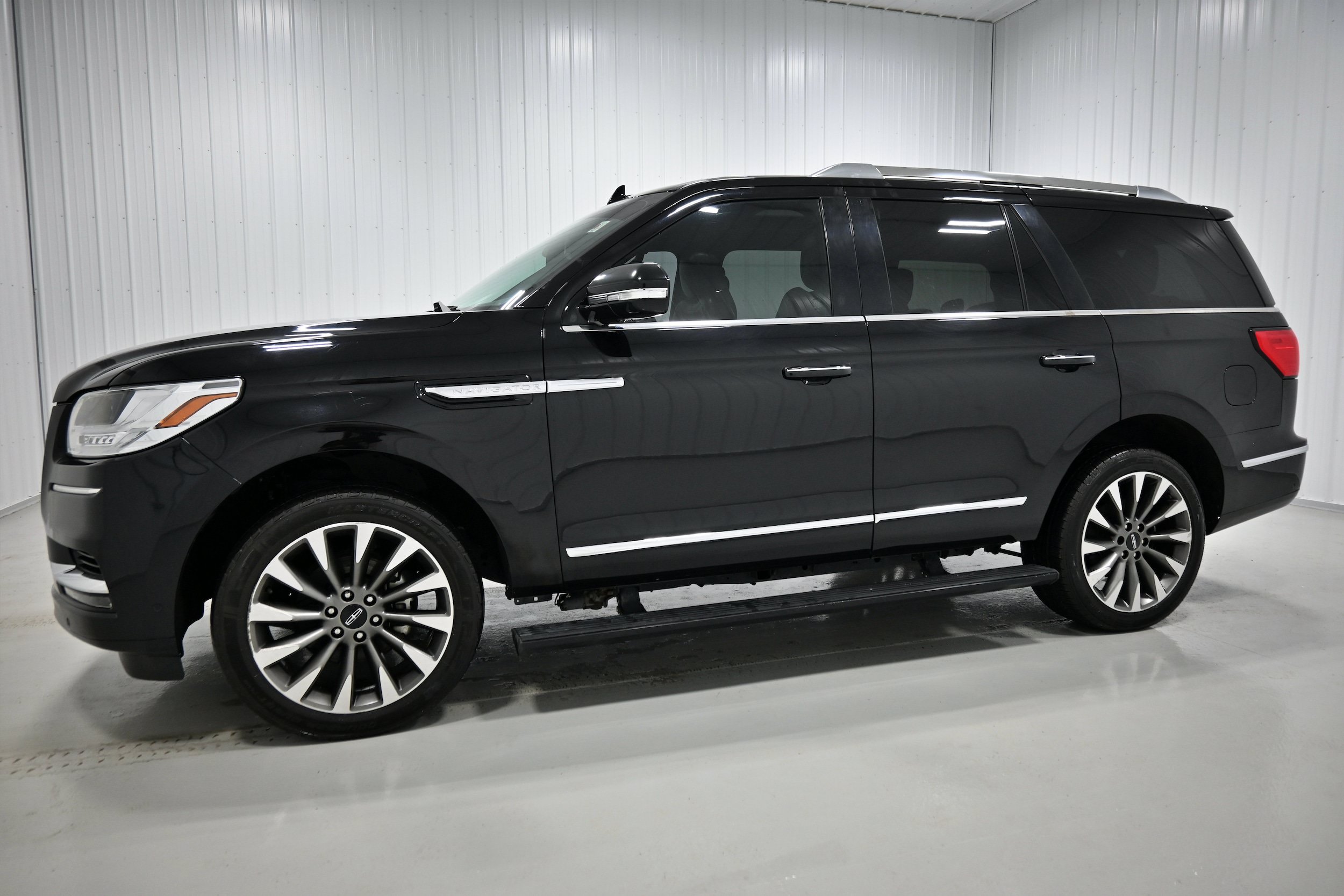 Used 2021 Lincoln Navigator Reserve AWD/4WD image 26