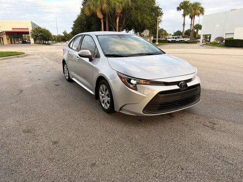 Used 2025 Toyota Corolla LE FWD image 8