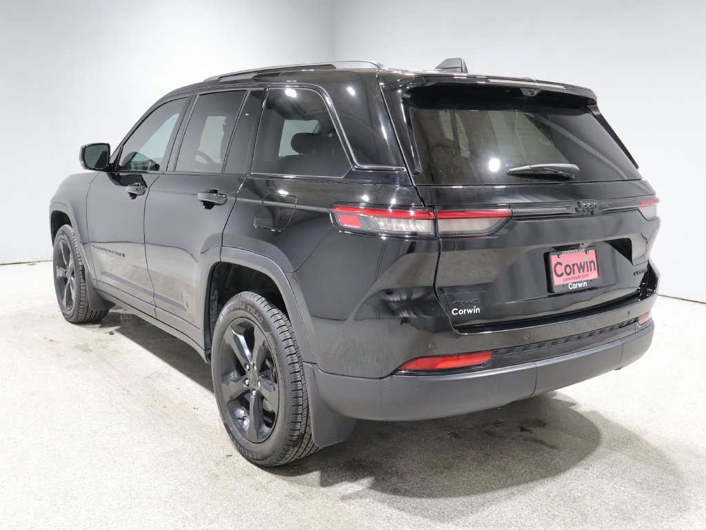 Certified 2023 Jeep Grand Cherokee Limited w/ Luxury Tech Group II AWD/4WD image 6