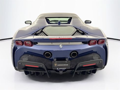 Used 2023 Ferrari SF90 Spider image 35