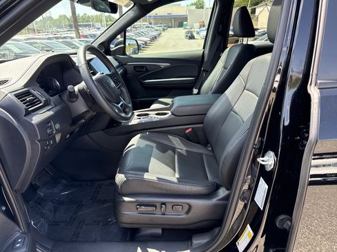 Used 2025 Honda Passport EX-L image 16