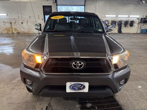 Used 2013 Toyota Tacoma Base image 2