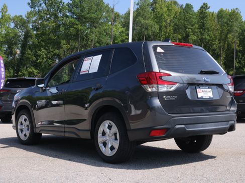 Used 2023 Subaru Forester AWD/4WD image 3