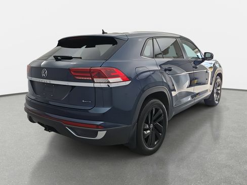 Used 2023 Volkswagen Atlas Cross Sport SE image 3