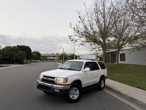 Used 2001 Toyota 4Runner SR5 image 1