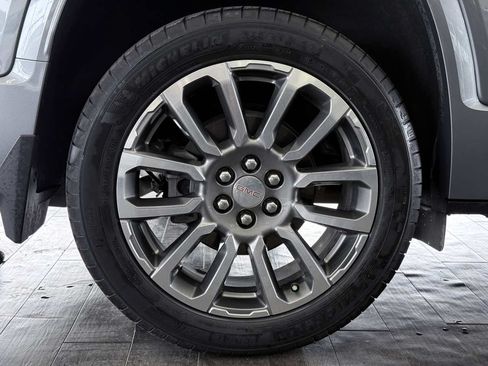 Used 2022 GMC Acadia Denali w/ Denali Ultimate Package FWD image 27