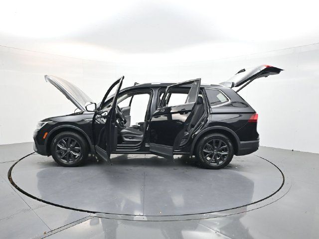 Used 2023 Volkswagen Tiguan SE FWD image 57
