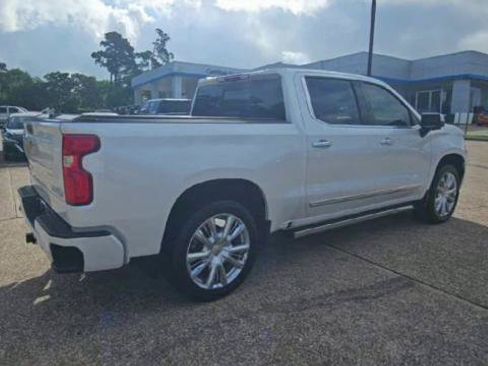 Certified 2024 Chevrolet Silverado 1500 High Country AWD/4WD image 7