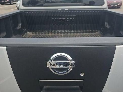 Used 2011 Nissan Titan SV w/ SV Value Truck Pkg AWD/4WD image 10