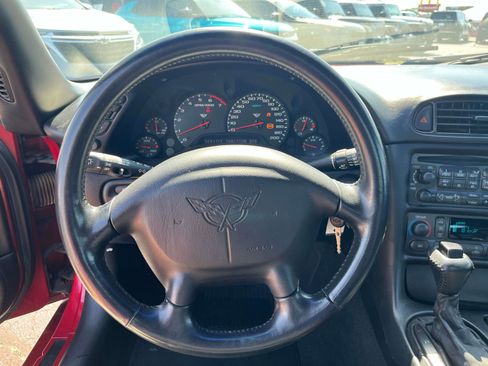 Used 1999 Chevrolet Corvette 2dr Convertible RWD w/ Memory Pkg image 11