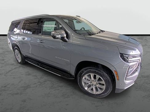 New 2026 Chevrolet Suburban Premier AWD/4WD image 4