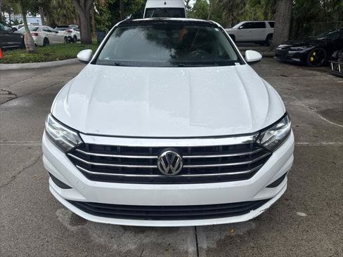 Used 2020 Volkswagen Jetta SE w/ SE Cold Weather Package FWD image 3