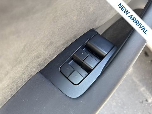 Used 2025 Tesla Model 3 Long Range AWD/4WD image 17