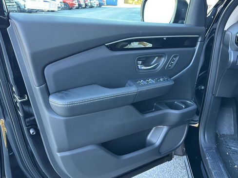 New 2025 Honda Pilot EX-L image 14