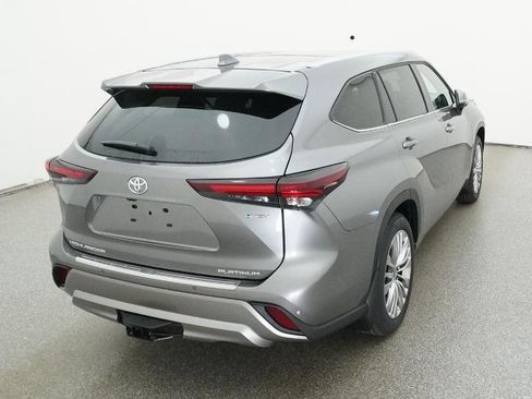 New 2026 Toyota Highlander Platinum image 43