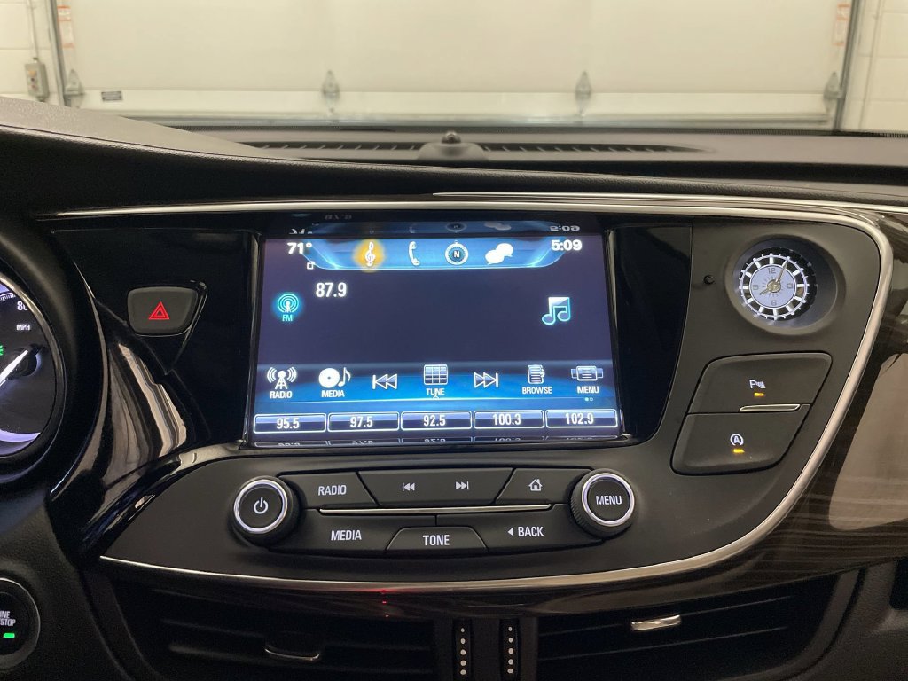 Used 2019 Buick Envision Essence AWD/4WD image 7