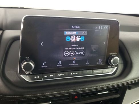 Used 2025 Nissan Rogue SV FWD image 21
