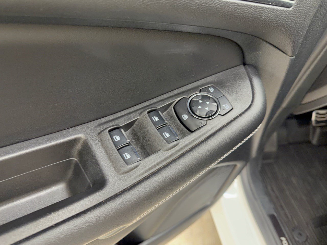 Used 2023 Ford Edge ST AWD/4WD image 15