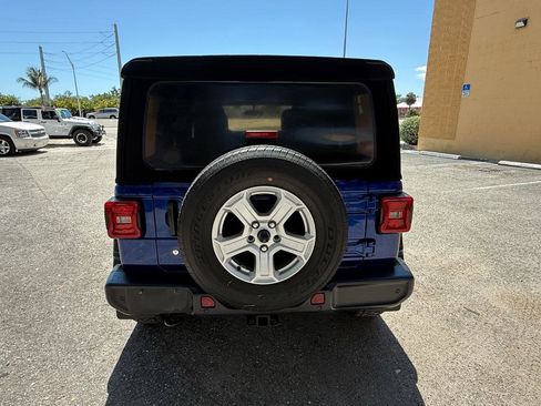Used 2018 Jeep Wrangler Unlimited Sport S AWD/4WD image 5