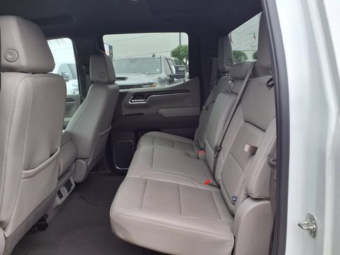 Used 2025 GMC Sierra 1500 SLT AWD/4WD image 18