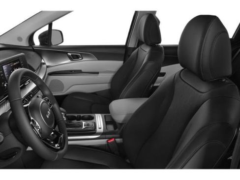 Used 2023 Kia Carnival LX FWD image 12
