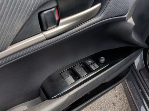 Used 2025 Toyota Camry SE FWD image 10