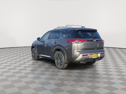 New 2025 Nissan Pathfinder Platinum image 6