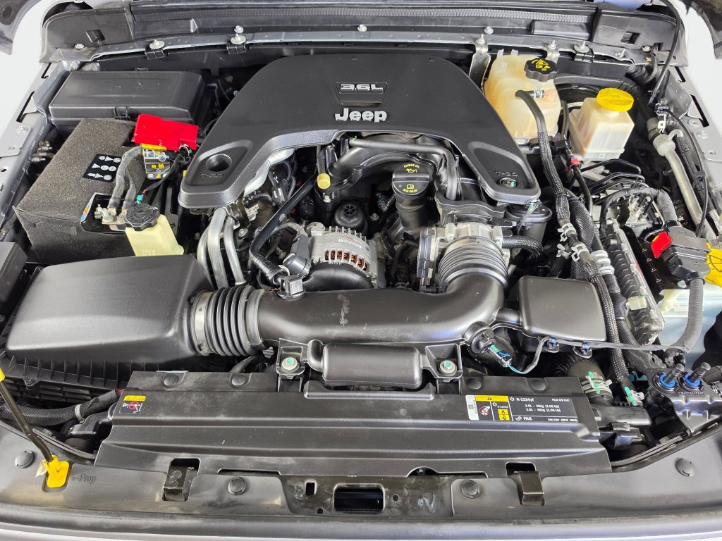 Used 2021 Jeep Gladiator Sport AWD/4WD image 11