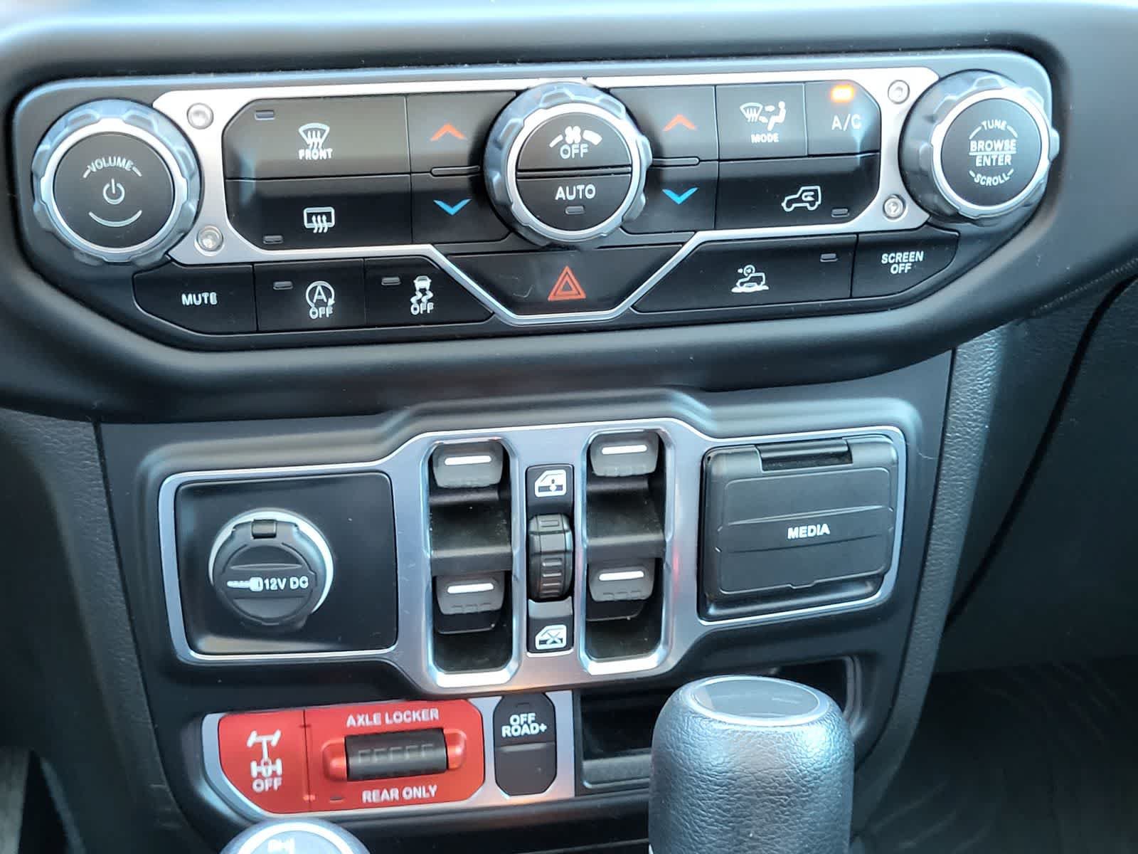 Used 2020 Jeep Gladiator Mojave w/ Trailer Tow Package AWD/4WD image 20