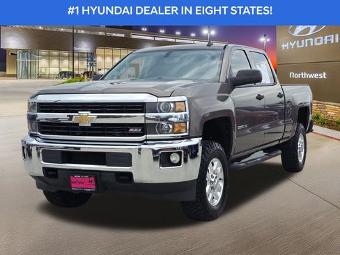 Used 2015 Chevrolet Silverado 2500 LT w/ Z71 Package, Off-Road AWD/4WD image 2