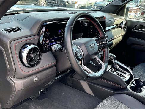 Used 2024 Chevrolet Colorado Z71 image 8