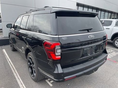 Used 2023 Ford Expedition Limited image 4