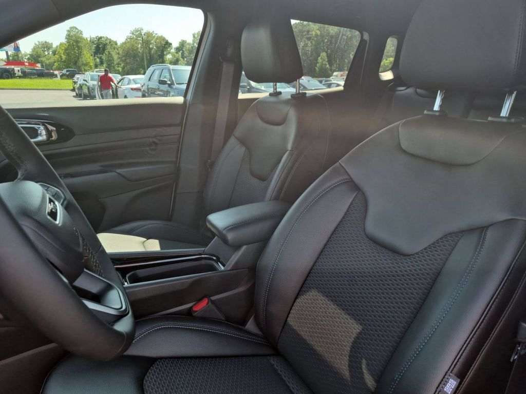 New 2026 Jeep Compass Latitude AWD/4WD image 15