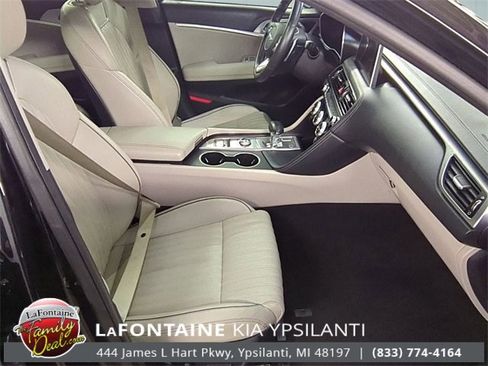Used 2020 Genesis G70 3.3T image 31