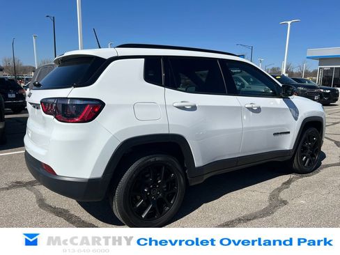 Used 2025 Jeep Compass Latitude w/ Altitude Special Edition image 3