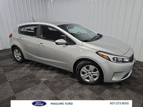 Used 2017 Kia Forte LX FWD image 9